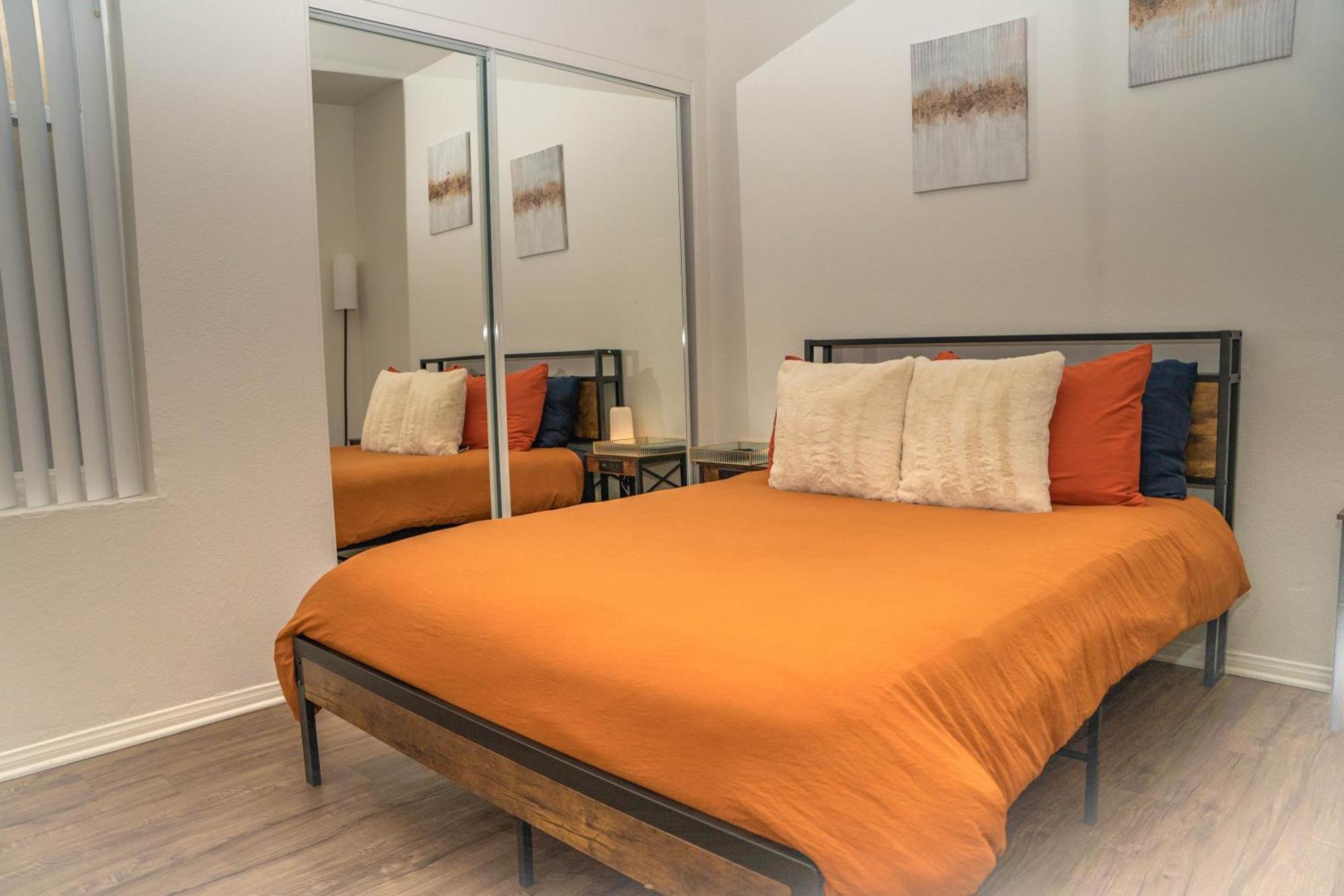2 Bed In Marina Del Rey- Flash Deal!